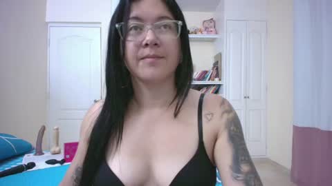 Snapshot of sexyeva_25 chatting on July 2026 05:24:01 AM Eva online show from July 2026 05:24:01 AM