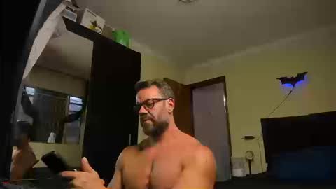 chris online show from September 2025 08:24:02 PM