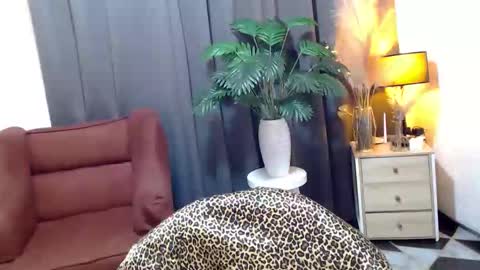 Snapshot of sexyjeanniecuntcums chatting on April 2026 05:07:01 PM JENNY online show from April 2026 05:07:01 PM