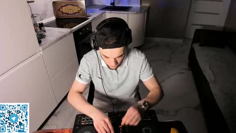 Kolya online show from January 2025 11:34:01 PM