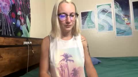 Snapshot of sexylexie93 chatting on October 2025 01:28:01 AM sexylexie93 online show from October 2025 01:28:01 AM