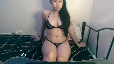 Snapshot of sexylove212002 chatting on January 2025 10:56:02 PM Lily online show from January 2025 10:56:02 PM