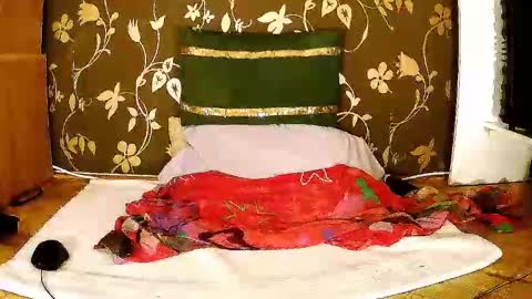 Squirty Maya Gold online show from September 2025 07:27:01 PM