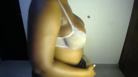 Snapshot of sexymelaninn chatting on March 2025 06:54:02 AM Sexy Melanin online show from March 2025 06:54:02 AM
