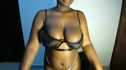 Snapshot of sexymelaninn chatting on March 2025 09:18:02 AM Sexy Melanin online show from March 2025 09:18:02 AM
