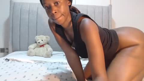 Snapshot of sexymonalisa1 chatting on October 2025 03:12:02 AM sexymonalisa1 online show from October 2025 03:12:02 AM