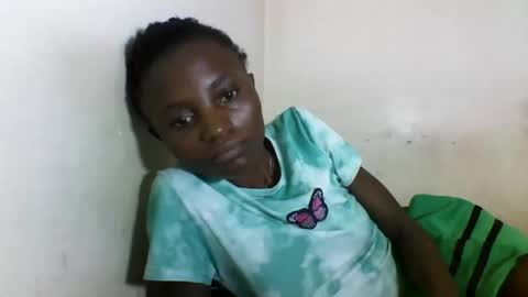 Snapshot of sexyneedle22 chatting on February 2025 08:50:01 AM VIVIAN online show from February 2025 08:50:01 AM