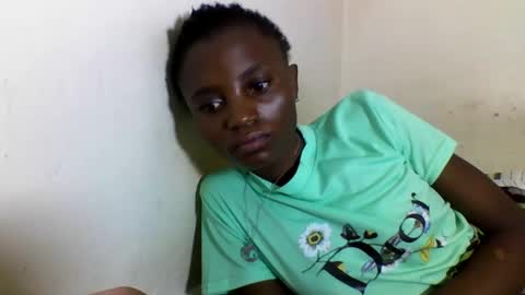 Snapshot of sexyneedle22 chatting on March 2025 06:37:02 AM VIVIAN online show from March 2025 06:37:02 AM