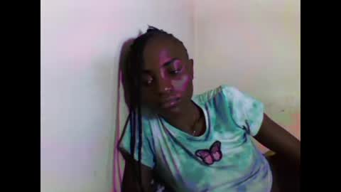 Snapshot of sexyneedle22 chatting on March 2025 04:46:01 AM VIVIAN online show from March 2025 04:46:01 AM