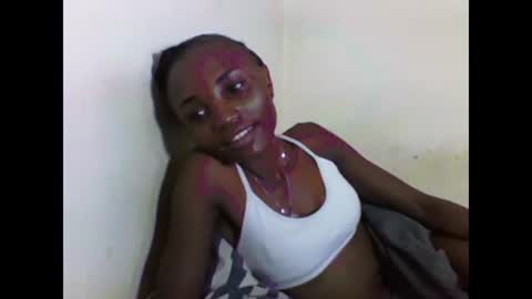 Snapshot of sexyneedle22 chatting on March 2025 06:50:02 AM VIVIAN online show from March 2025 06:50:02 AM