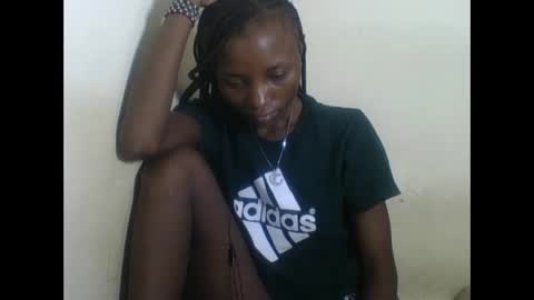 Snapshot of sexyneedle22 chatting on March 2025 06:07:02 AM VIVIAN online show from March 2025 06:07:02 AM