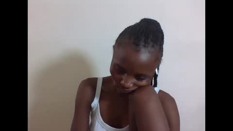 Snapshot of sexyneedle22 chatting on October 2025 07:38:02 AM VIVIAN online show from October 2025 07:38:02 AM