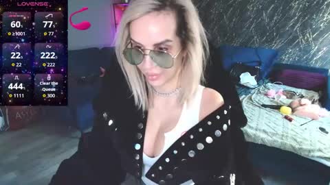 SexyQueenNina online show from March 2026 07:23:01 AM