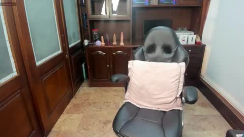 R A C H E L online show from October 2025 12:20:01 PM