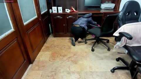 R A C H E L online show from November 2025 12:00:02 PM