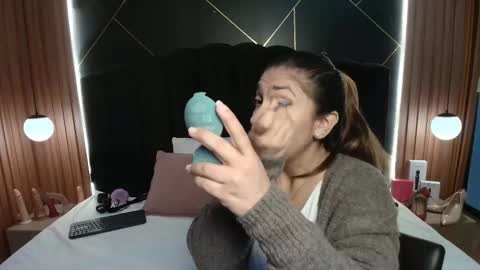 Snapshot of sexyrachel_ chatting on February 2026 12:34:02 PM R A C H E L online show from February 2026 12:34:02 PM