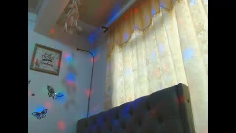 Venus Independent Model online show from October 2025 06:43:01 PM