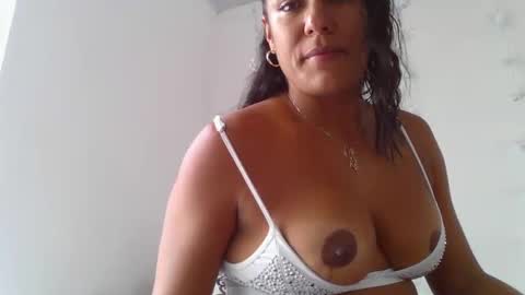 Snapshot of sexyskin8_xxx chatting on February 2025 08:31:01 PM sexyskin8_xxx online show from February 2025 08:31:01 PM