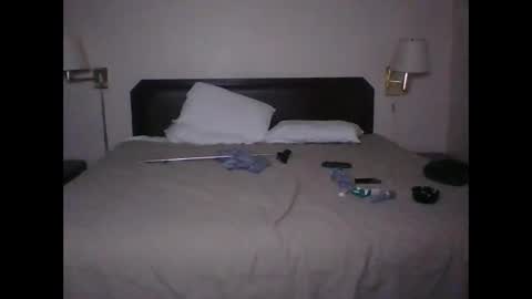 Smooth bi guy online show from December 2024 07:38:01 AM