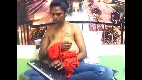 sexyva4u2luv online show from February 2025 06:12:01 AM