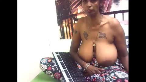 sexyva4u2luv online show from February 2025 12:13:02 PM