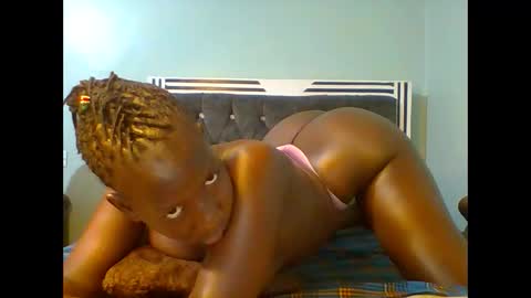 VIVIAN online show from February 2025 07:39:01 PM