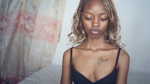 sexyzuriel online show from March 2026 09:45:01 AM