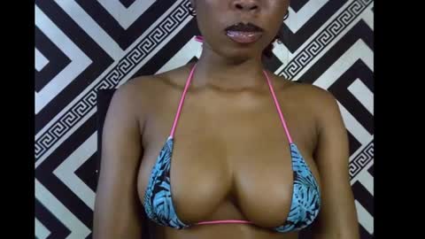 Snapshot of sezy_petite chatting on September 2025 09:03:02 PM Wealth online show from September 2025 09:03:02 PM