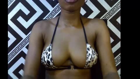 Snapshot of sezy_petite chatting on September 2025 11:38:01 PM Wealth online show from September 2025 11:38:01 PM