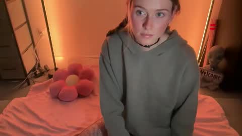 Snapshot of shadebabe chatting on November 2025 06:59:02 AM shadebabe online show from November 2025 06:59:02 AM