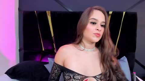 Shaina Vasquez online show from February 2025 01:22:01 AM