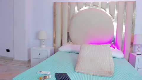 Shaina online show from January 2025 11:11:01 PM