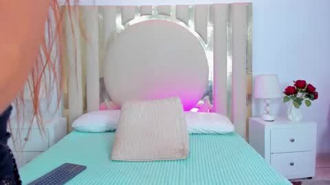 Shaina online show from January 2025 07:43:01 PM