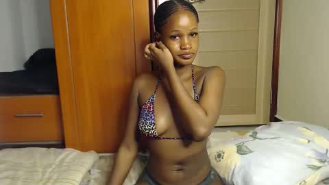 shaky xxx online show from November 2025 01:04:02 AM