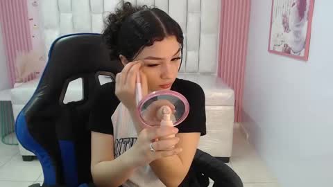 Shalon  online show from September 2025 01:02:01 PM