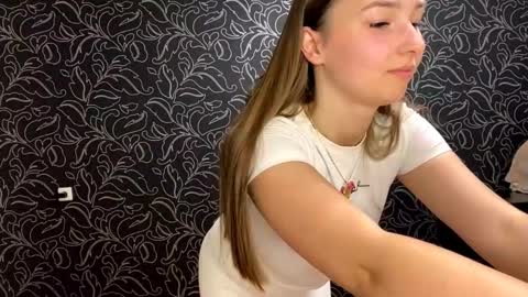 Iris online show from September 2025 08:19:01 PM