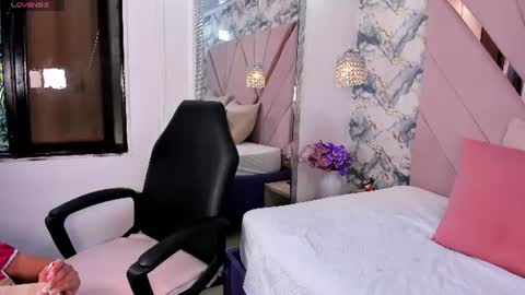 Shamara Thomson online show from June 2026 10:23:02 PM