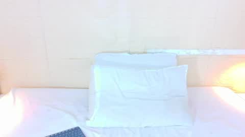 Catalina online show from April 2026 07:58:02 PM