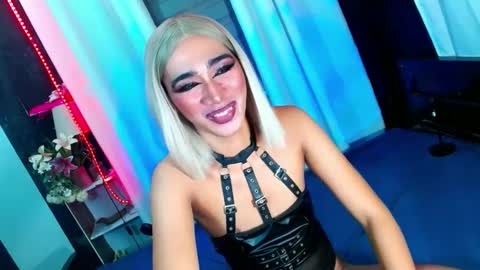 Snapshot of shane_hugexx chatting on December 2024 07:38:02 PM MISS SHANE online show from December 2024 07:38:02 PM