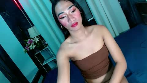 Snapshot of shane_hugexx chatting on January 2025 08:11:01 PM MISS SHANE online show from January 2025 08:11:01 PM