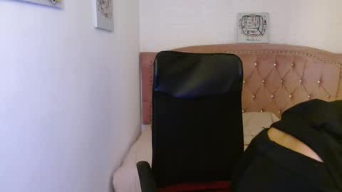 shanelle online show from February 2025 03:00:02 AM