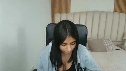 shanelle online show from April 2026 03:23:02 AM