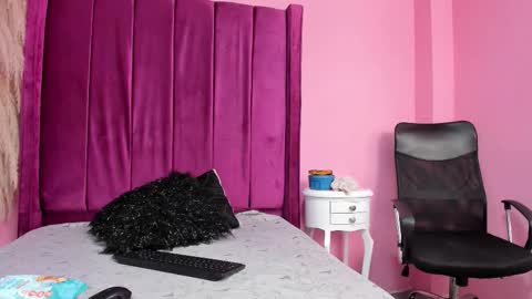 shanelle7 online show from November 2025 02:08:01 PM