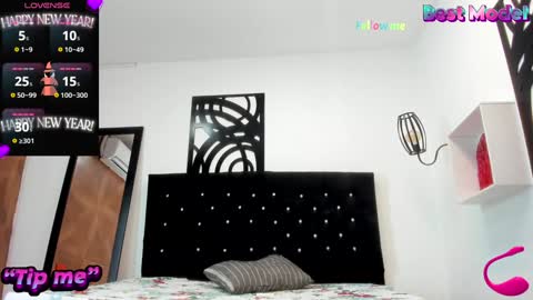 S H A N E L L E   online show from January 2025 01:11:01 PM