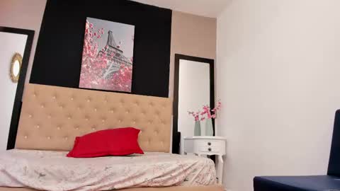 S H A N E L L E   online show from March 2025 02:23:02 PM