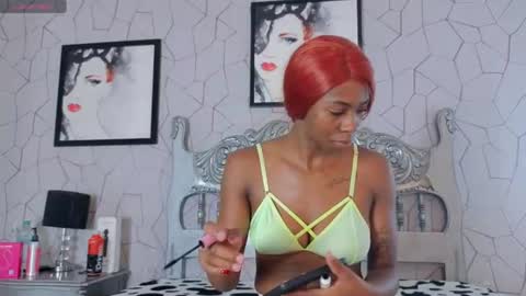 Snapshot of shanelle__ chatting on June 2026 01:53:02 PM S H A N E L L E online show from June 2026 01:53:02 PM