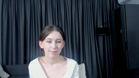 me name is Mia online show from December 2025 05:09:01 PM