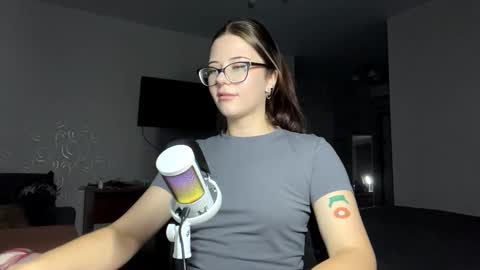 Snapshot of shannanwonnacott chatting on October 2025 02:06:02 PM Lissa online show from October 2025 02:06:02 PM