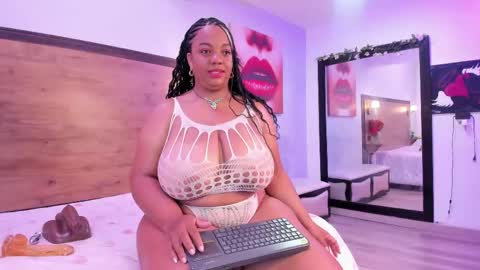 shannawells online show from May 2026 12:02:02 PM