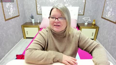 Snapshot of shannonshine chatting on December 2024 01:02:02 PM Shannon online show from December 2024 01:02:02 PM